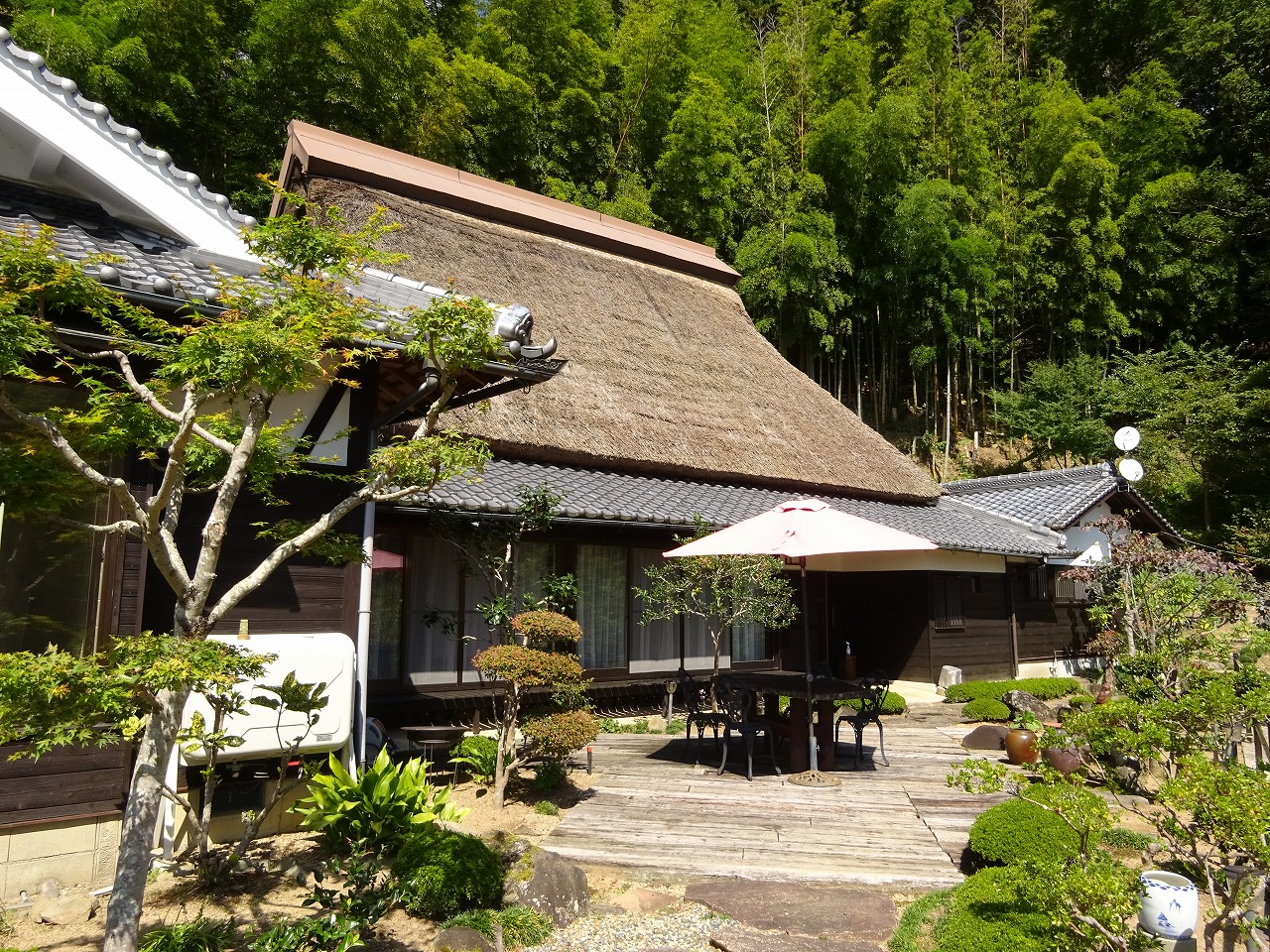 昭和初期の藁葺屋根の古民家より取り外した屋内ヒューズボックス＆配線止め希少セット 昭和初期の藁葺屋根の古民家より取り外した屋内ヒューズボックス